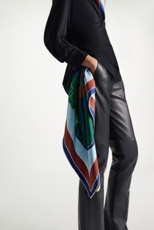 657301 016 COLORFUL RI